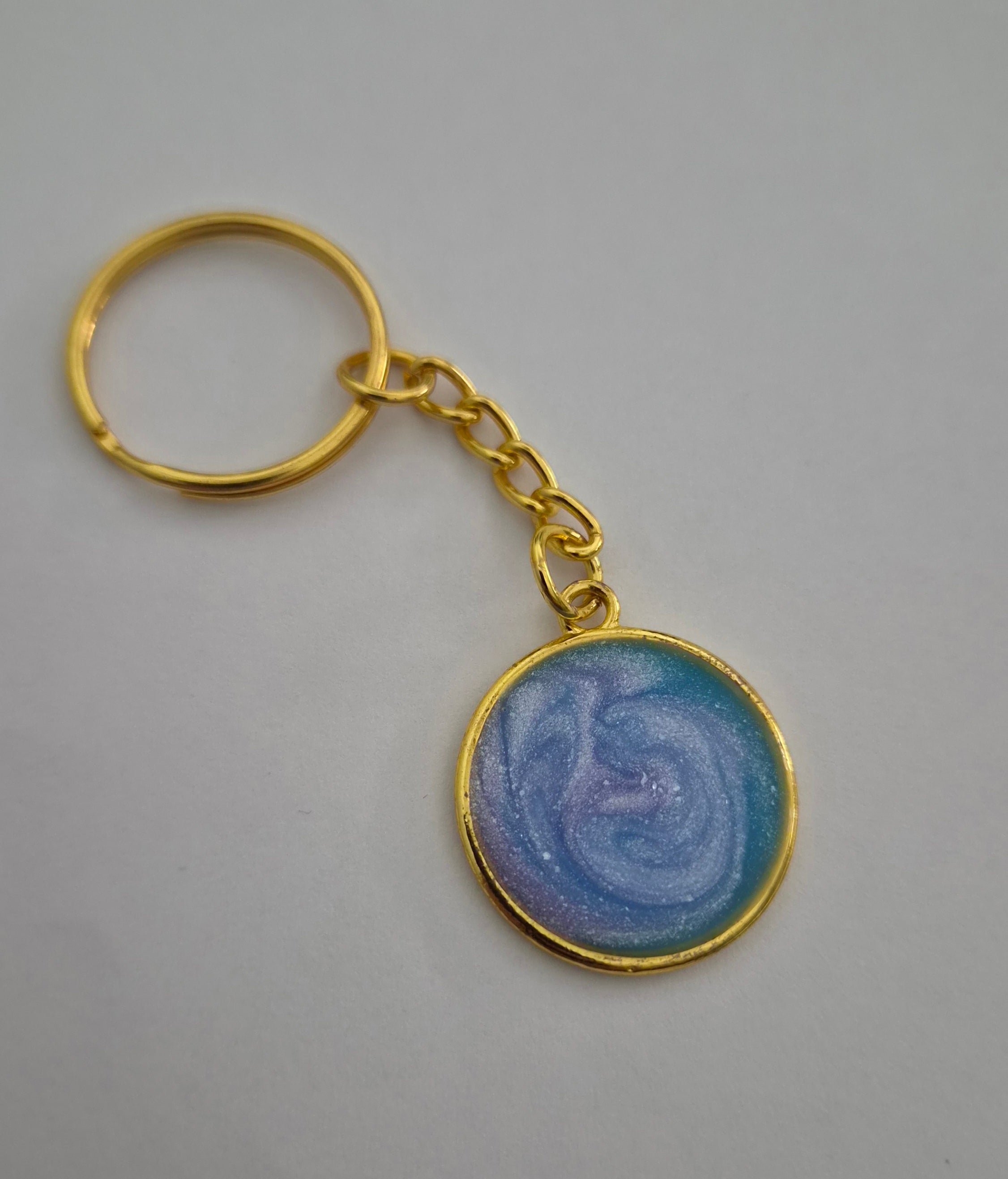 Circle Keychain-Blue & White 2