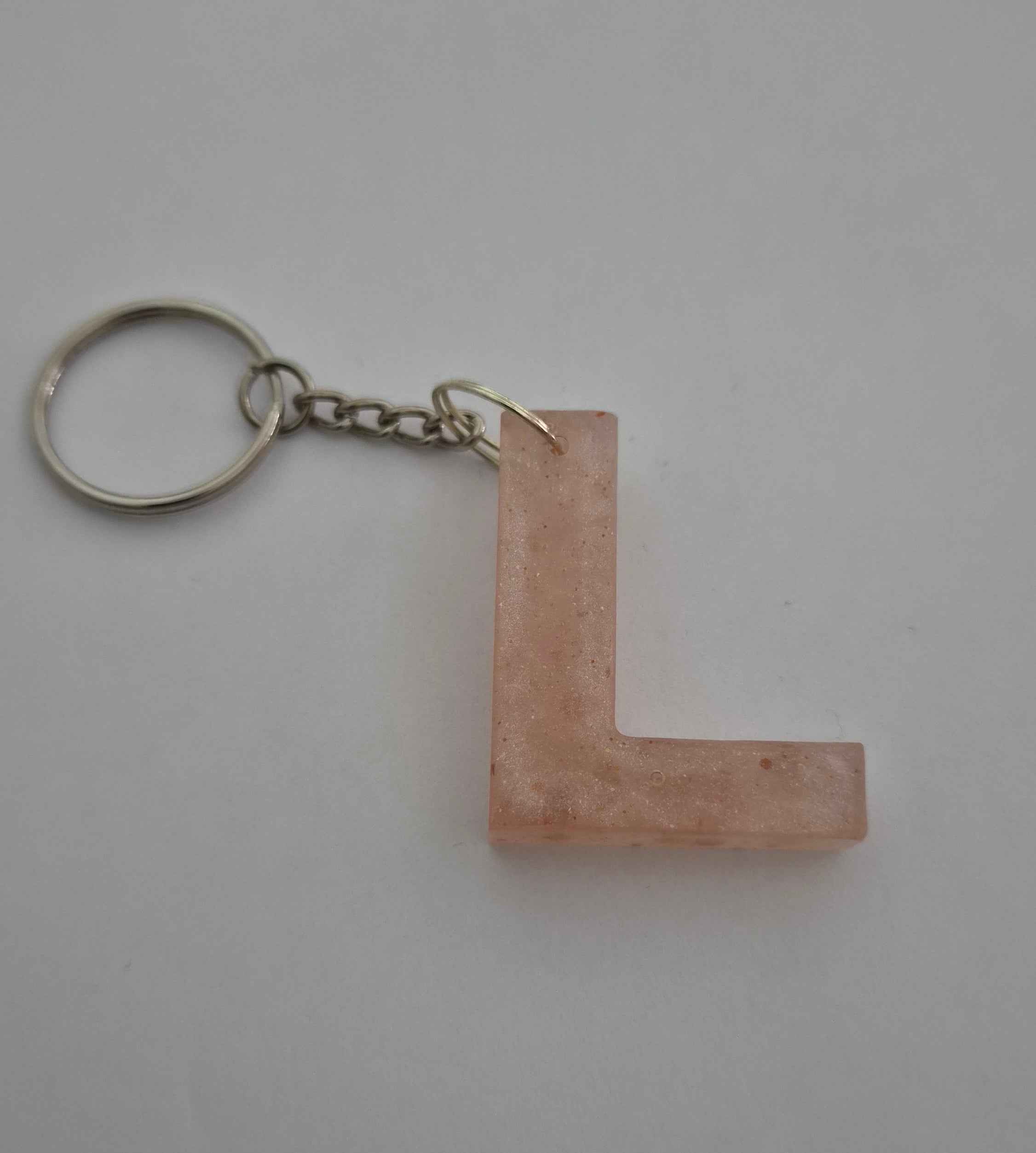 L Keychain Peach Glitter